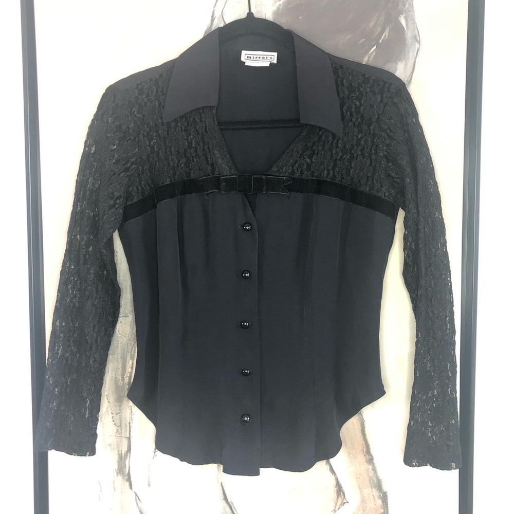 𝅺vintage Mirrors Black Lace & Velvet Trim Button Up Top